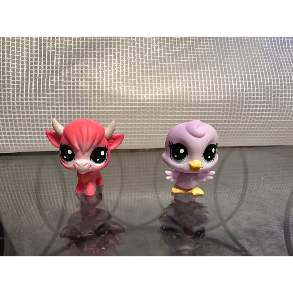 Littlest Pet Shop Fausto Bullmer 3-94 and Destiny Duckley 3-58 Set of 2 Figures